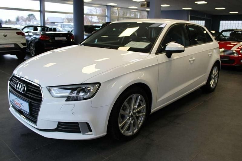 Gebraucht Audi A3 Sport 190 PS (139 kW) 2020 Weiß Limousine