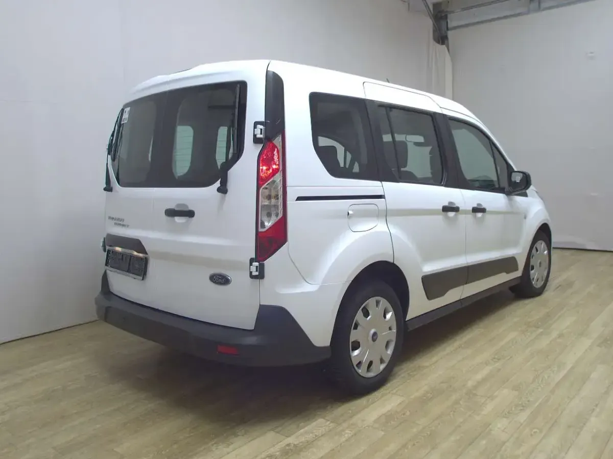 Używany Ford Transit Trend 101 KM (74 kW) 2020 Biały Kombi