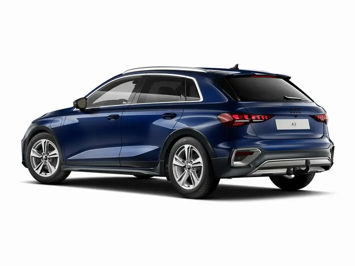 Gebraucht Audi A3 Ambiente 204 PS (150 kW) 2025 Blau Kombi