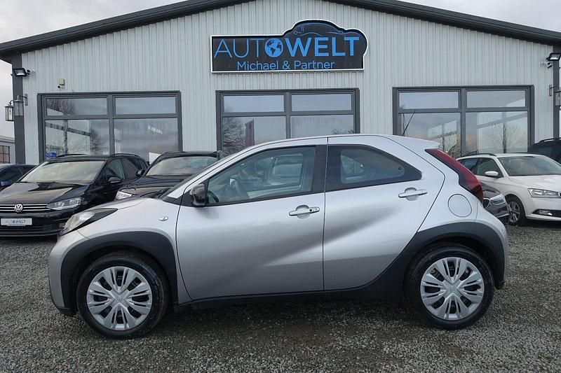 Gebraucht Toyota Aygo 72 PS (52 kW) 2022 Silber Kleinwagen