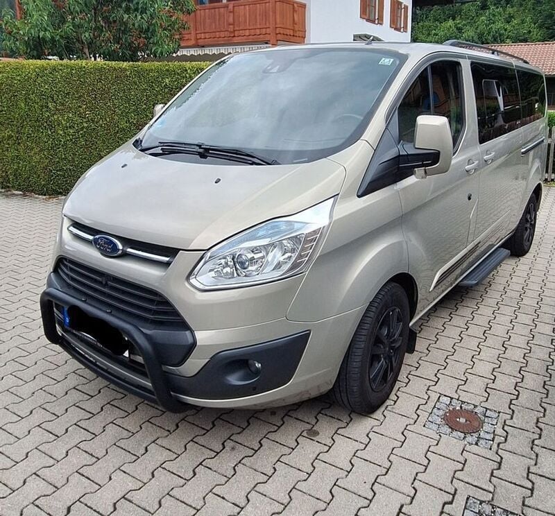 Silber Gebraucht 2015 Ford Tourneo Custom Titanium Van / Kleinbus | 19.499 € (Superpreis) - Bild 1/4