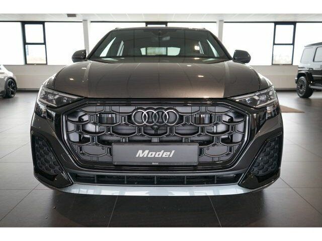 Gebraucht Audi Q8 S-Line 286 PS (210 kW) 2024 Grau SUV
