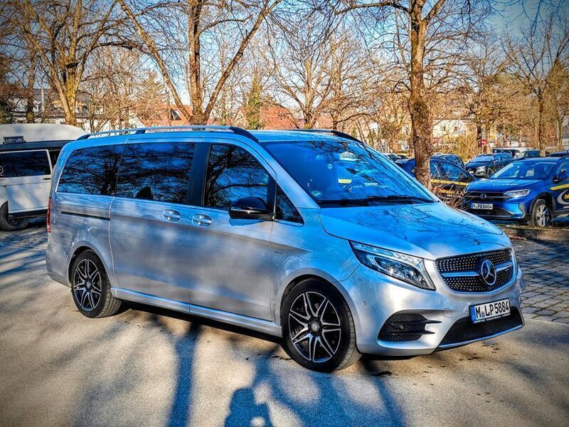 Silber Gebraucht 2017 Mercedes V250 Exclusive Van / Kleinbus | 49.900 € (Etwas zu teuer) - Bild 1/4