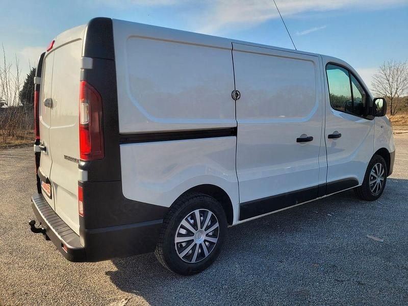 Gebraucht Renault Trafic Komfort 95 PS (69 kW) 2018 Weiß Van / Kleinbus