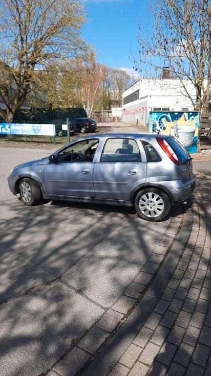 Gebraucht Opel Corsa 75 PS (55 kW) 2004 Silber Kleinwagen