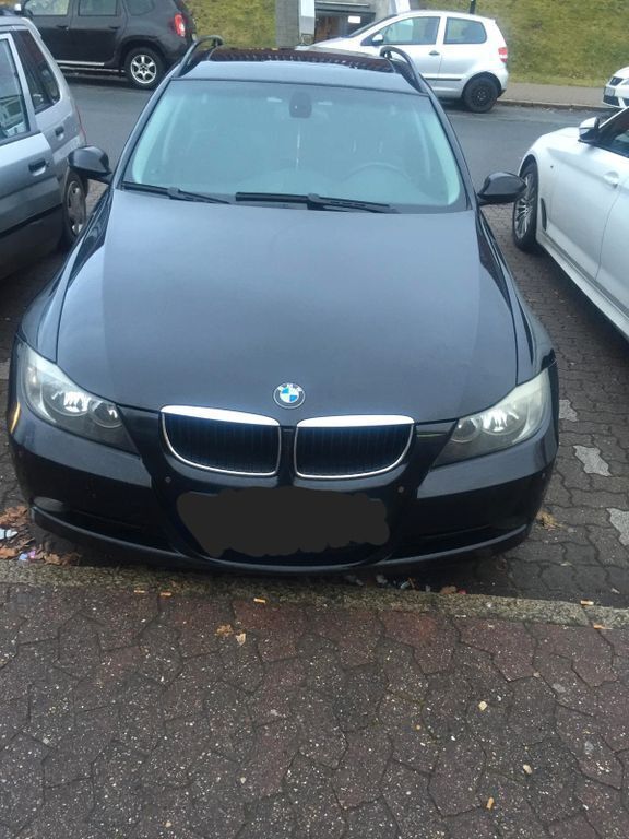 Schwarz Gebraucht 2007 BMW 320 Kombi | 4.200 € (Guter Preis) - Bild 1/4