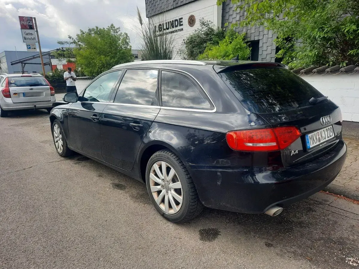 Gebraucht Audi A4 Ambiente 239 PS (175 kW) 2011 Schwarz Kombi
