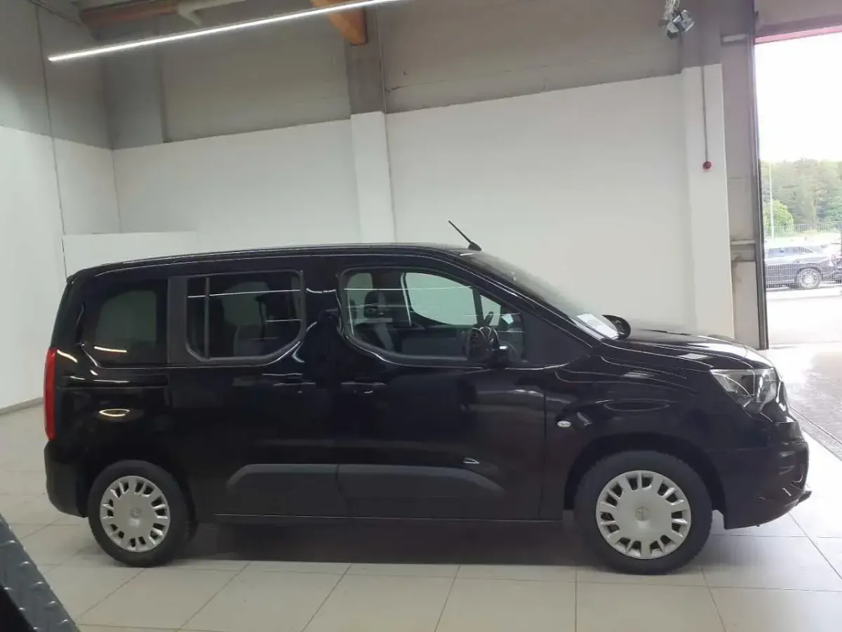 Gebraucht Opel Combo Life Elegance 131 PS (96 kW) 2023 Schwarz Van / Kleinbus