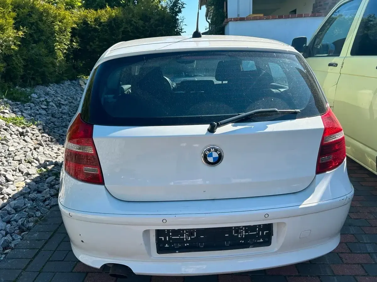 Gebraucht BMW 116 122 PS (89 kW) 2009 Weiß Kleinwagen