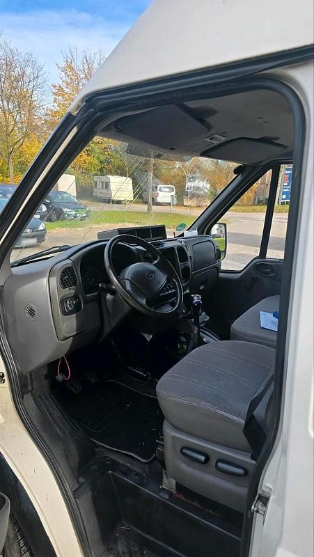 Gebraucht Ford Transit 100 PS (73 kW) 2002 Weiß Limousine