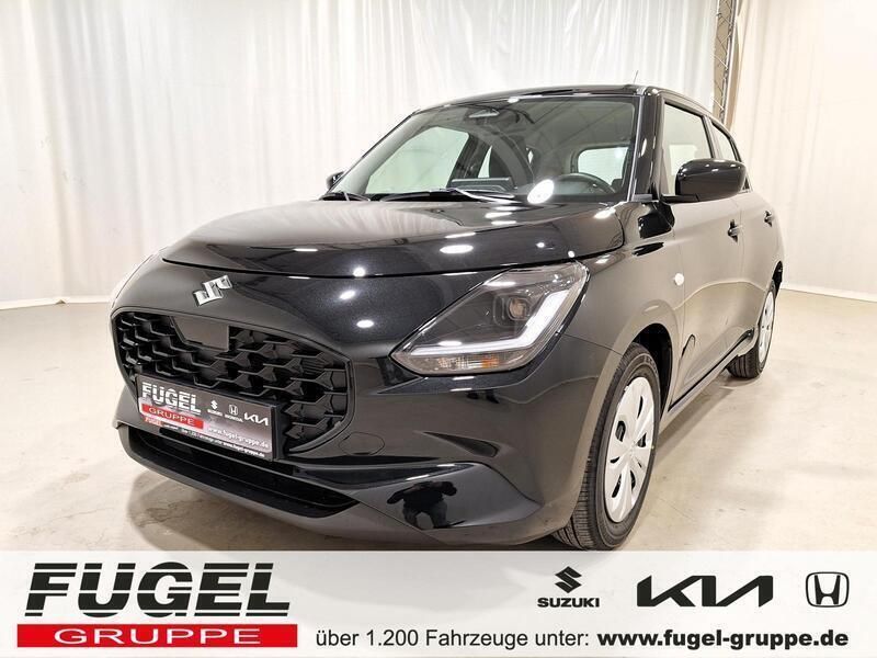 Super black pearl Neu 2025 Suzuki Swift Club Kleinwagen | 16.899 € - Bild 1/4