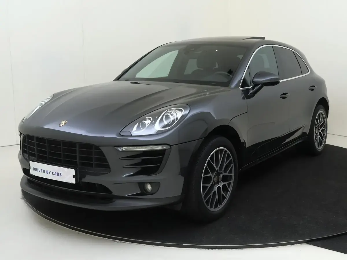 Gebraucht Porsche Macan 252 PS (185 kW) 2017 Vulkangraumetallic SUV