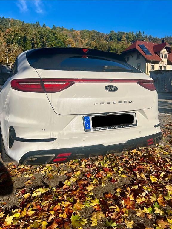 Weiß Gebraucht 2019 Kia ProCeed GT 2 Kleinwagen | 19.200 € (Fairer Preis) - Bild 1/4