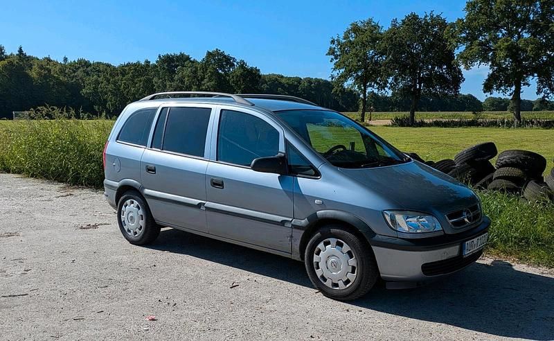 Silber Gebraucht 2003 Opel Zafira Van / Kleinbus | 1.500 € (Guter Preis) - Bild 1/4