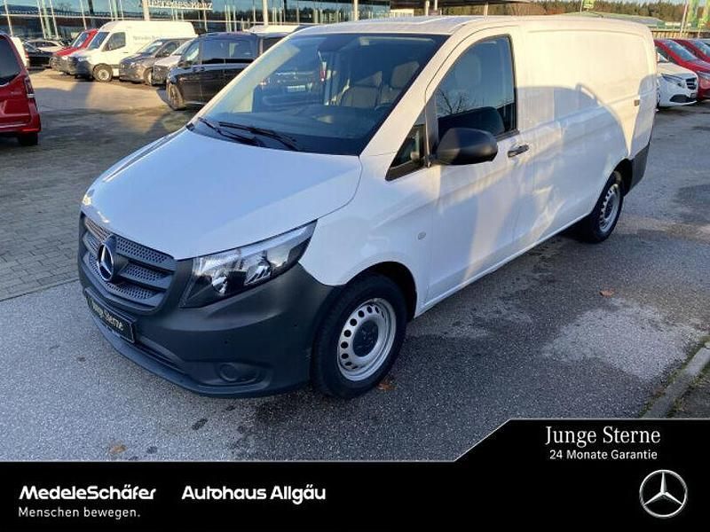 Weiss Gebraucht 2024 Mercedes Vito Limousine | 28.382 € (Fairer Preis) - Bild 1/4