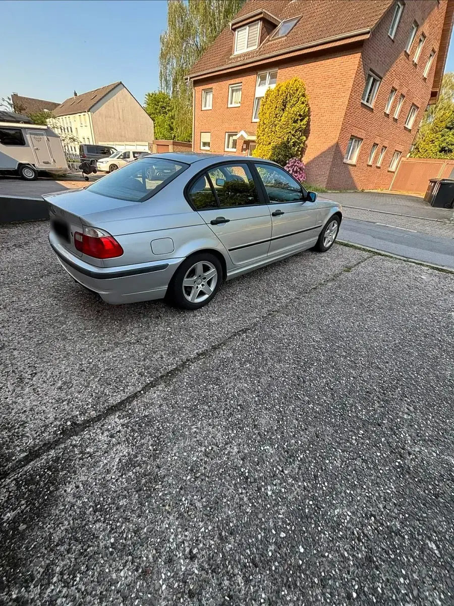 Gebraucht BMW 316 105 PS (77 kW) 2001 Silber Limousine