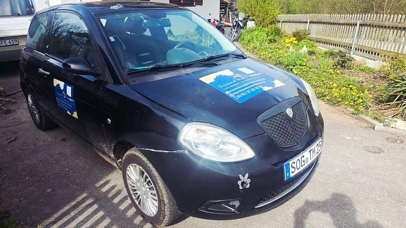 Second-hand Lancia Ypsilon 60 CP (44 kW) 2007 Negru Hatchback