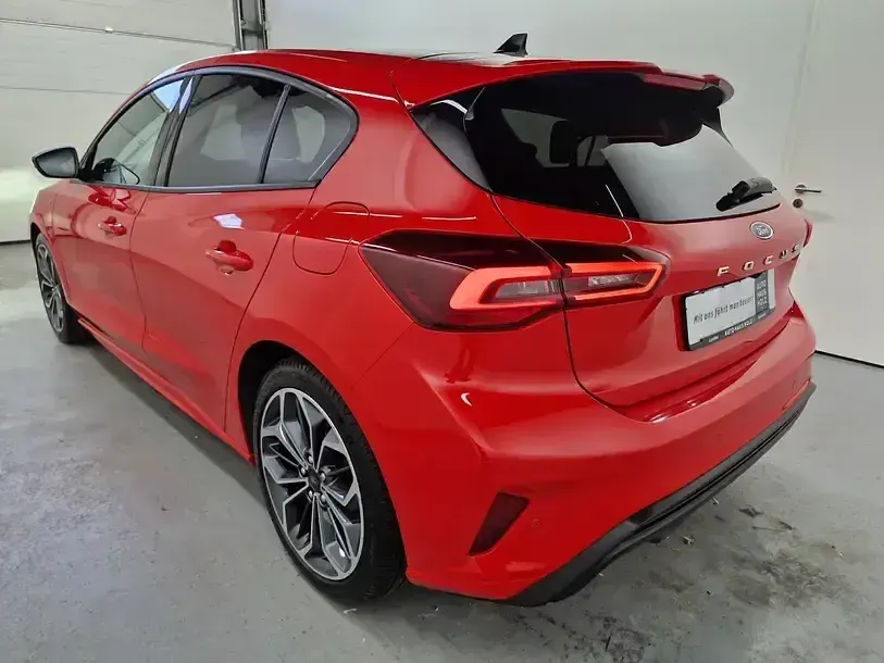 Gebraucht Ford Focus ST-Line X 125 PS (91 kW) 2023 Race rot Limousine