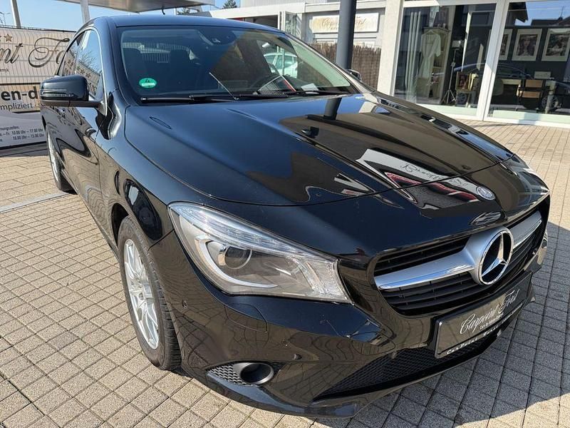 Gebraucht Mercedes CLA220 170 PS (125 kW) 2015 Schwarz Limousine