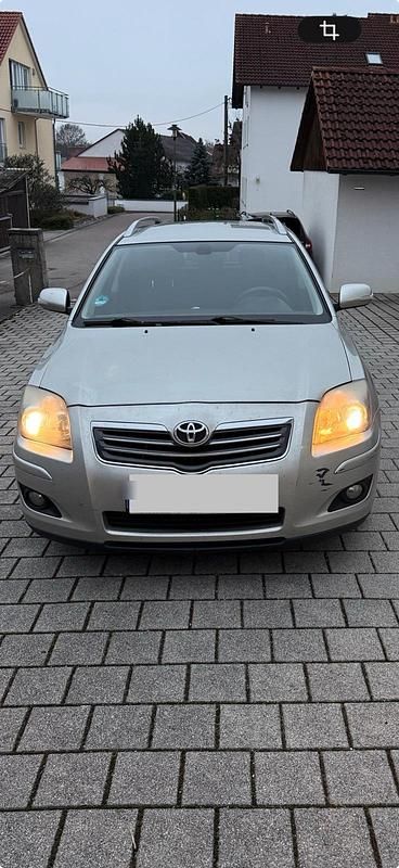 Grau Gebraucht 2009 Toyota Avensis Kombi | 2.790 € (Fairer Preis) - Bild 1/4