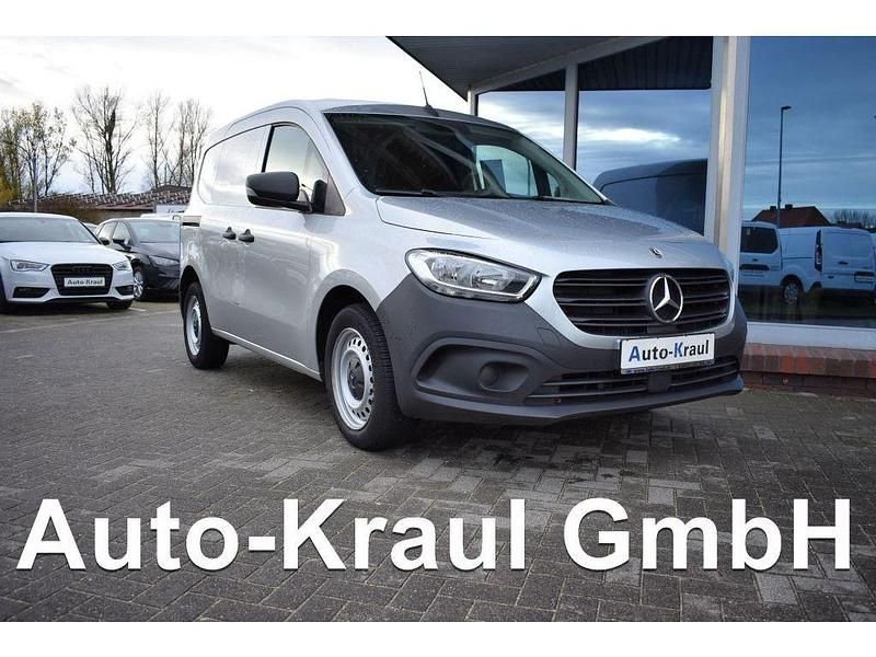 Helvinisilber metallic (metallic) Gebraucht 2022 Mercedes Citan 110 Van | 18.749 € (Guter Preis) - Bild 1/4