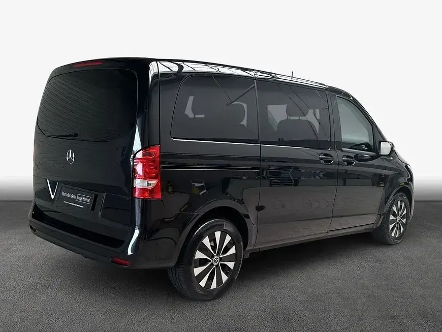 Gebraucht Mercedes V220 163 PS (119 kW) 2023 Schwarz Van / Kleinbus