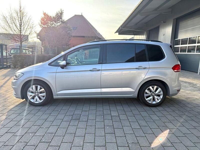Gebraucht VW Touran Comfortline 116 PS (85 kW) 2016 Silber Van / Kleinbus