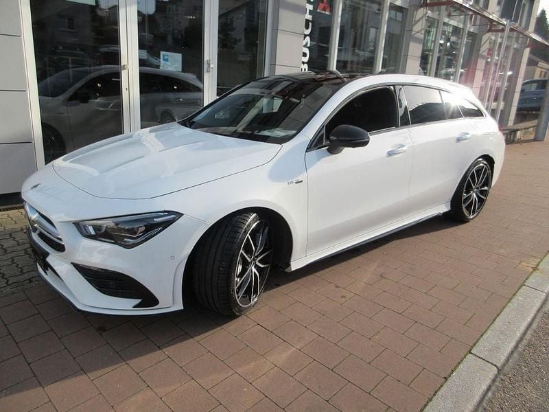 Weiß Gebraucht 2023 Mercedes CLA35 AMG Shooting Brake AMG Kombi | 42.750 € (Guter Preis) - Bild 1/4