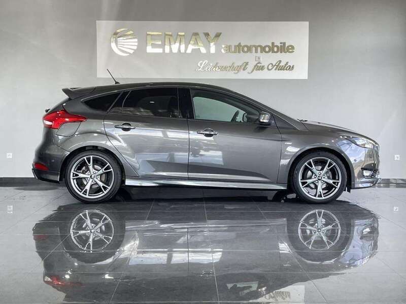 Gebraucht Ford Focus ST-Line 140 PS (102 kW) 2018 Magneticgrau (metallic) Limousine