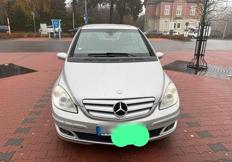 Grau Gebraucht 2006 Mercedes B180 Van / Kleinbus | 3.500 € (Fairer Preis) - Bild 1/4
