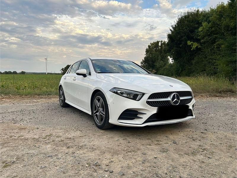 Weiß Gebraucht 2020 Mercedes A180 AMG Limousine | 19.000 € (Superpreis) - Bild 1/4