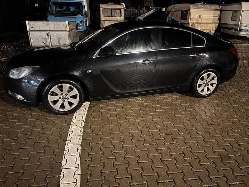 Gebraucht Opel Insignia 160 PS (117 kW) 2012 Schwarz Limousine