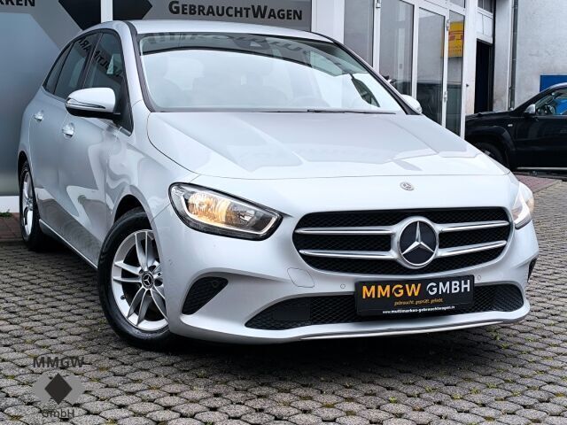 Silber Gebraucht 2020 Mercedes B180 Style Van / Kleinbus | 21.990 € (Etwas zu teuer) - Bild 1/4