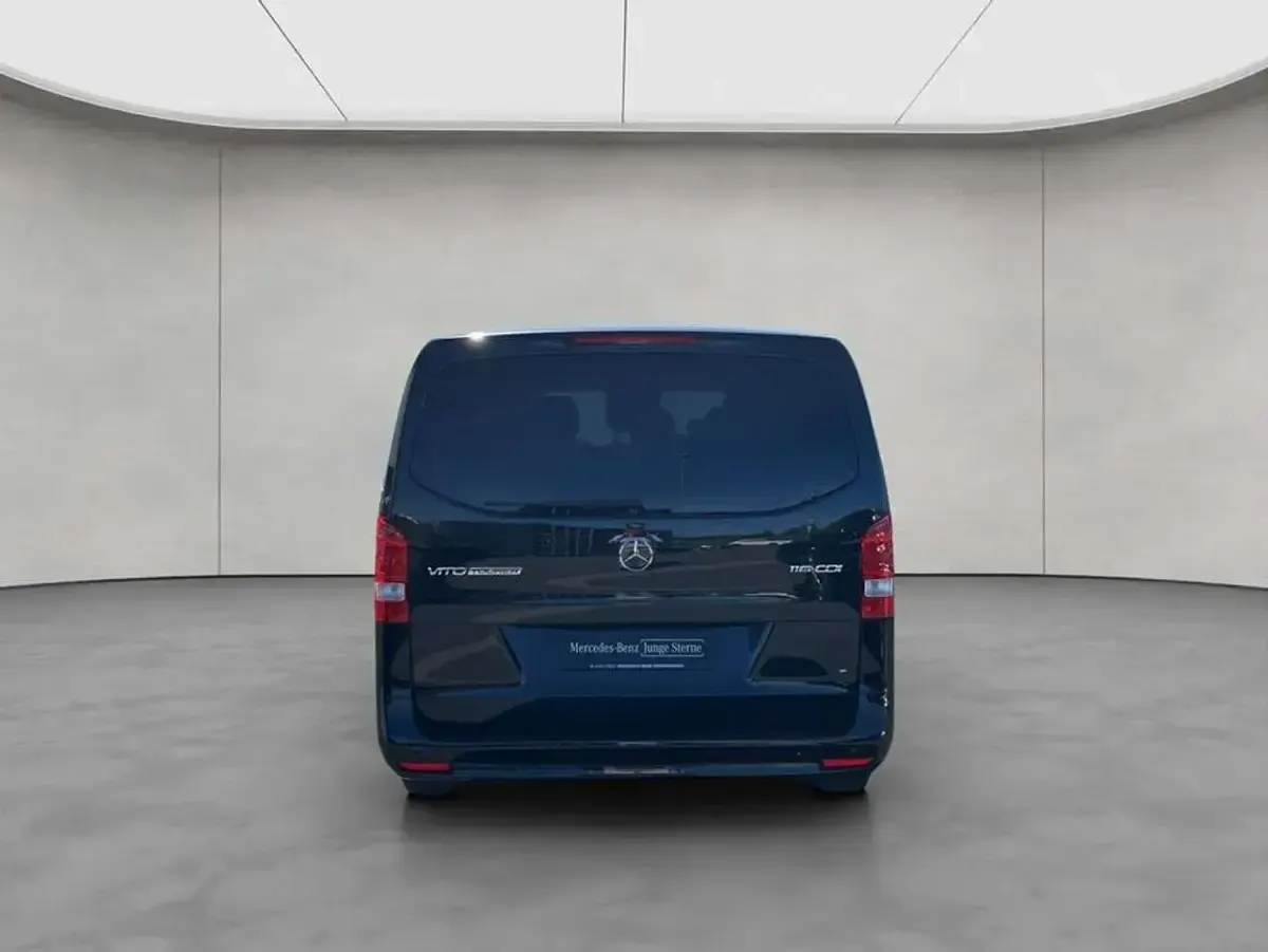 Gebraucht Mercedes Vito Marco Polo 163 PS (119 kW) 2025 Schwarz Van