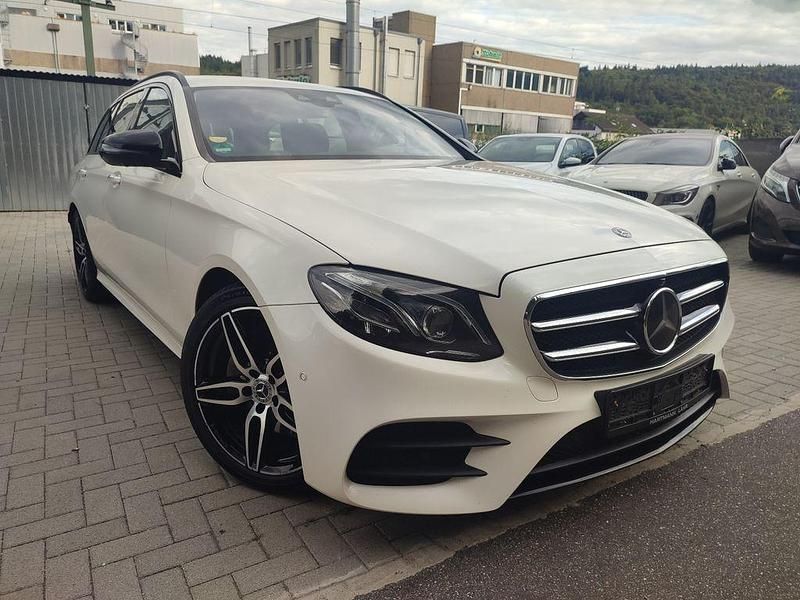 Gebraucht Mercedes E220 AMG 194 PS (142 kW) 2017 Weiß Kombi