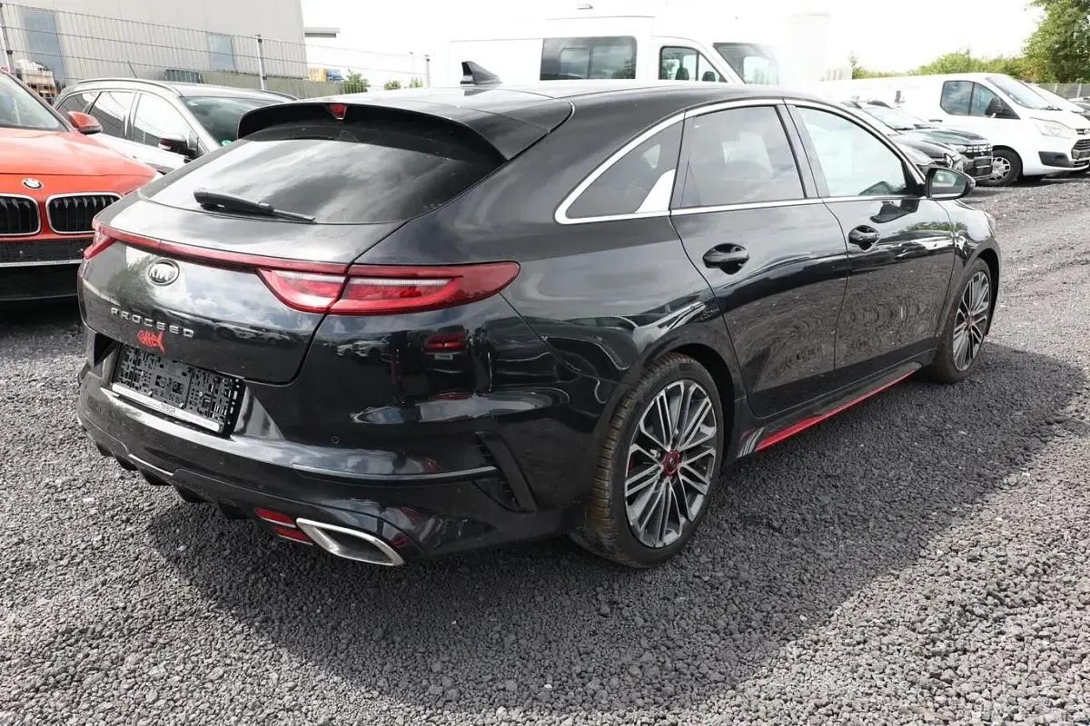 Gebraucht Kia ProCeed GT GT 204 PS (150 kW) 2019 Black pearl metallic Kleinwagen