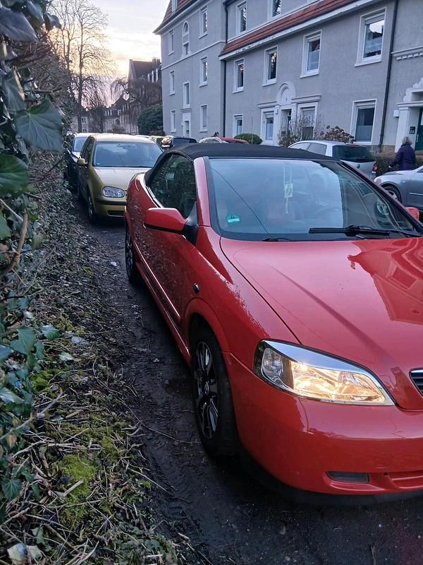 Gebraucht Opel Astra Cabriolet 103 PS (75 kW) 2003 Rot Cabrio