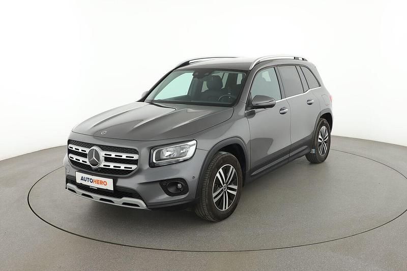 Grau Gebraucht 2021 Mercedes GLB200 Style SUV | 33.120 € (Guter Preis) - Bild 1/3