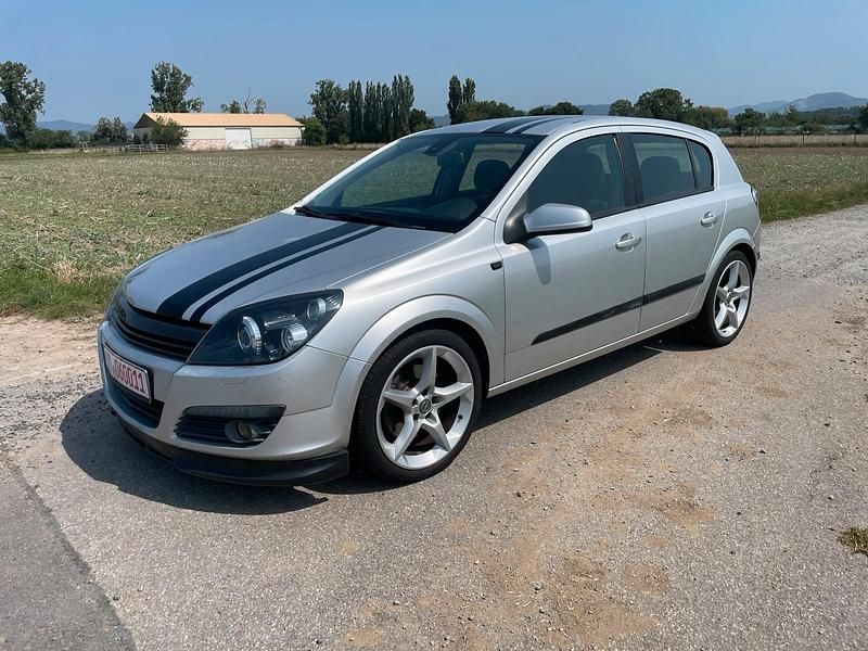 Starsilber/silver iii Gebraucht 2004 Opel Astra Sport Kleinwagen | 3.800 € (Etwas zu teuer) - Bild 1/4