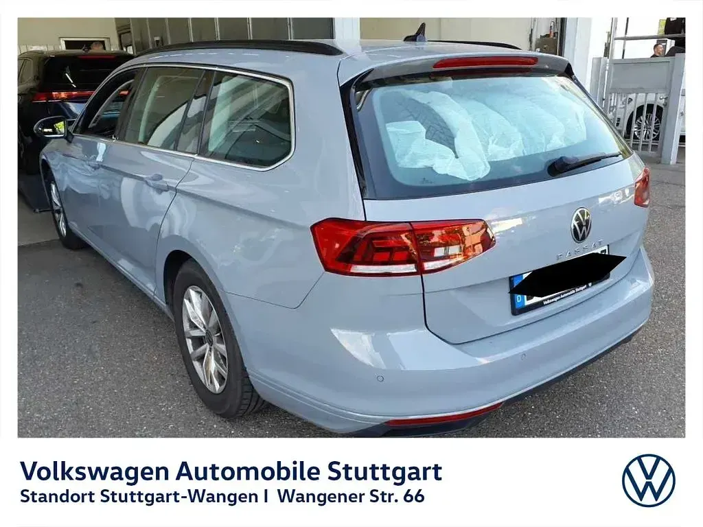 Gebraucht VW Passat Business 150 PS (110 kW) 2023 Mondsteingrau Kombi