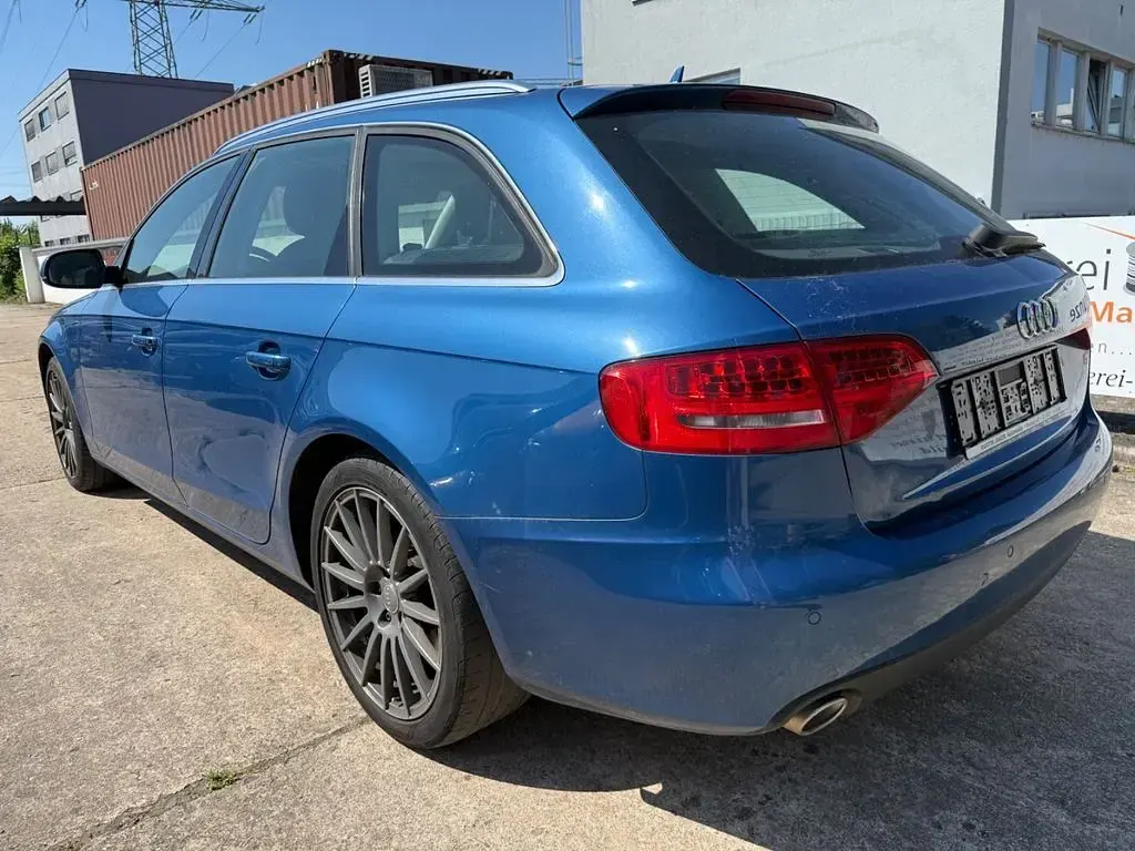 Gebraucht Audi A4 Ambiente 190 PS (139 kW) 2009 Blau Kombi