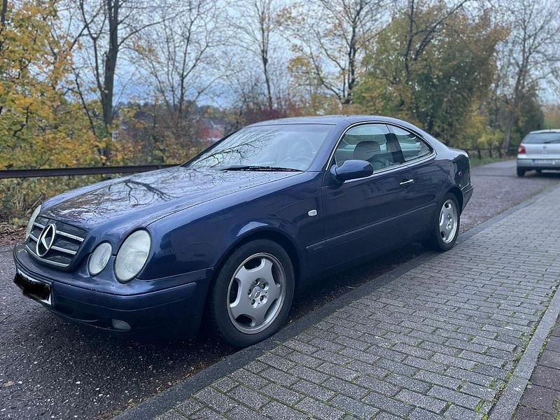 Blau Gebraucht 1999 Mercedes CLK230 Elegance Coupé | 3.200 € (Fairer Preis) - Bild 1/4