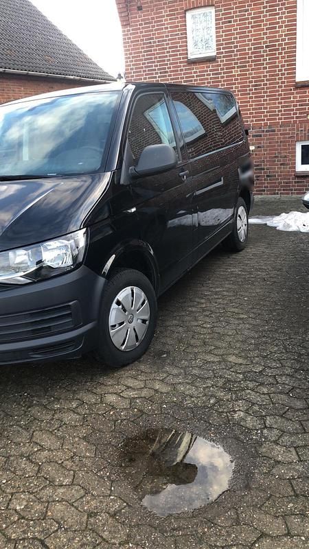 Gebraucht VW T6 100 PS (73 kW) 2017 Schwarz Van