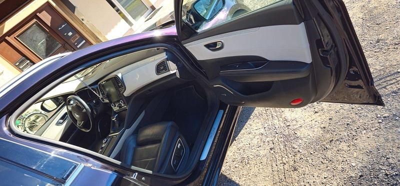 Gebraucht Renault Talisman Initiale Paris 160 PS (117 kW) 2017 Violet Kombi