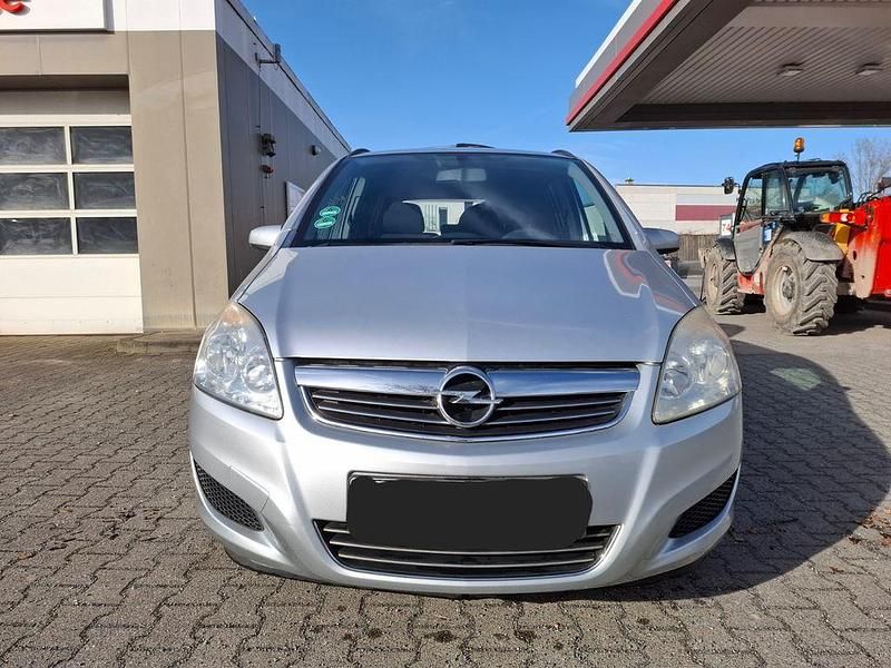 Gebraucht Opel Zafira 116 PS (85 kW) 2010 Silber Van / Kleinbus