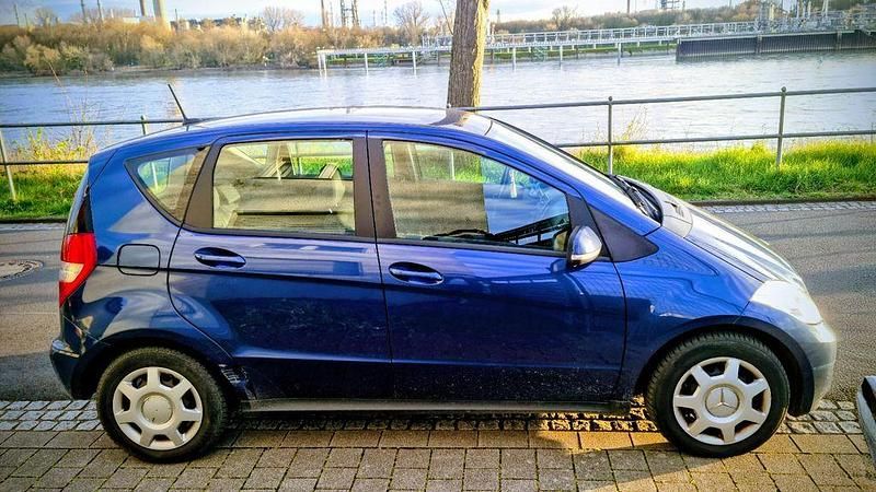 Gebraucht Mercedes A160 95 PS (69 kW) 2011 Blau Van / Kleinbus