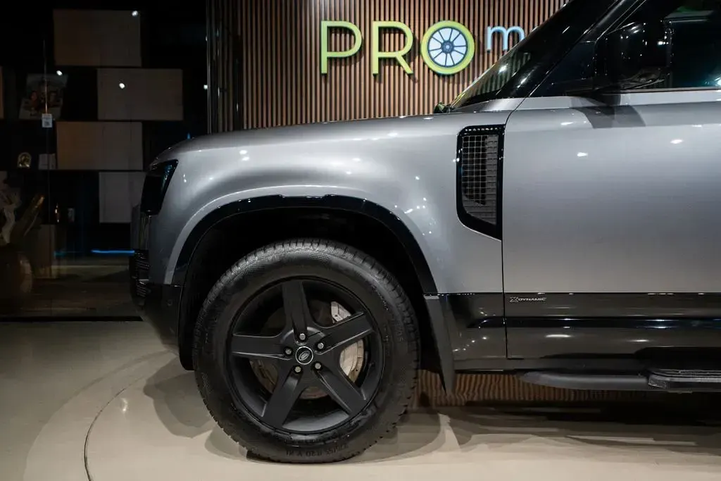 Gebraucht Land Rover Defender SE Dynamic 400 PS (294 kW) 2021 SUV
