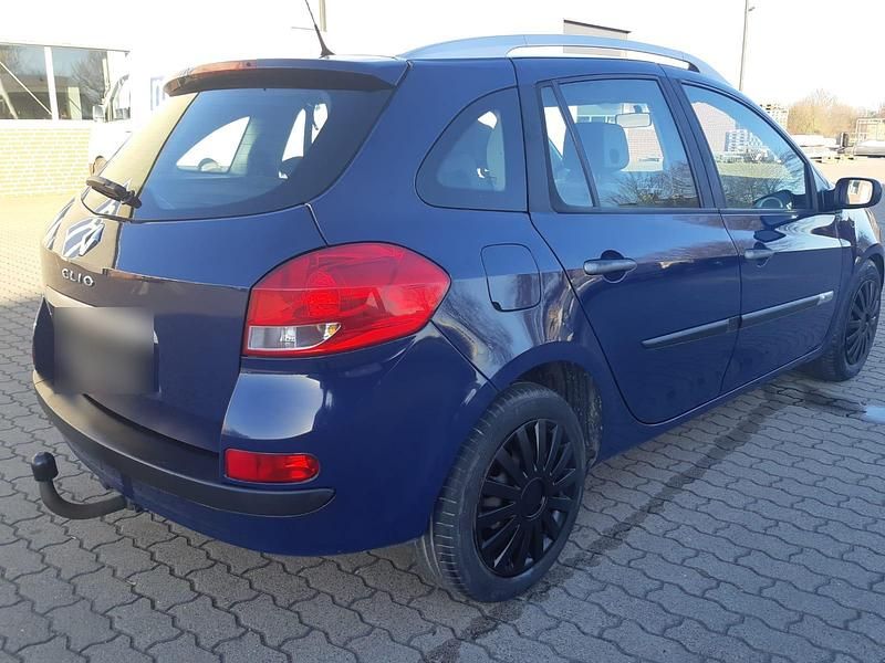 Gebraucht Renault Clio II 86 PS (63 kW) 2009 Blau Kleinwagen