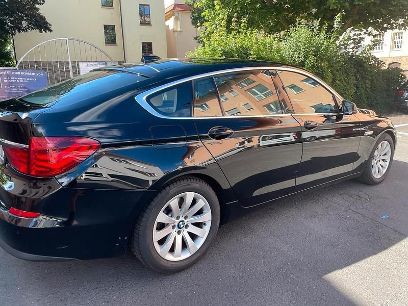 Schwarz Gebraucht 2010 BMW 530 Limousine | 13.500 € (Fairer Preis) - Bild 1/4