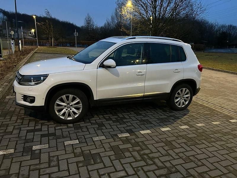Gebraucht VW Tiguan Sportline 179 PS (131 kW) 2012 Weiß SUV